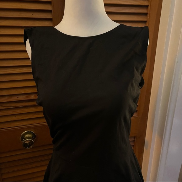 Black and White Sleeveless Fit & Flare Dress - Picture 4 of 6